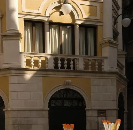 Al Milion Pensión Venecia